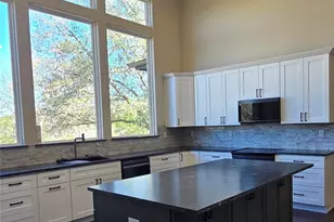 210 Knob Hill Dr, Granbury, TX 76048 - Photo 7