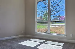 210 Knob Hill Dr, Granbury, TX 76048 - Photo 17