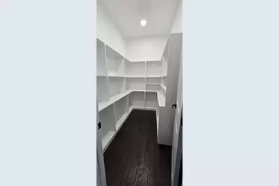 210 Knob Hill Drive, Granbury, TX 76048 - Photo 9