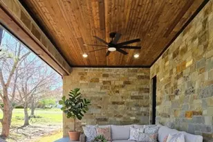 210 Knob Hill Dr, Granbury, TX 76048 - Photo 25