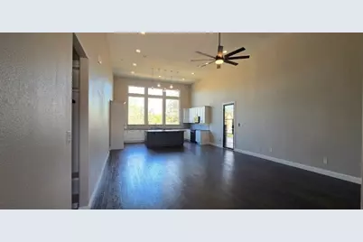 210 Knob Hill Drive, Granbury, TX 76048 - Photo 3