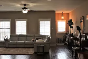 4208 Comanche Dr, Carrollton, TX 75010 - Photo 5