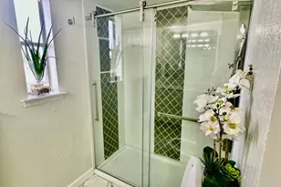 2627 Douglas Ave, Dallas, TX 75219 - Photo 15