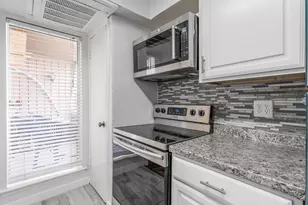 2627 Douglas Ave, Dallas, TX 75219 - Photo 15