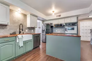 901 Rockwall Dr, Euless, TX 76039 - Photo 11