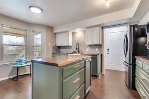 901 Rockwall Dr, Euless, TX 76039 - Photo 7