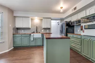 901 Rockwall Dr, Euless, TX 76039 - Photo 9