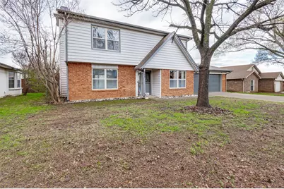 901 Rockwall Drive, Euless, TX 76039 - Photo 3