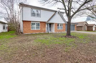 901 Rockwall Dr, Euless, TX 76039 - Photo 3