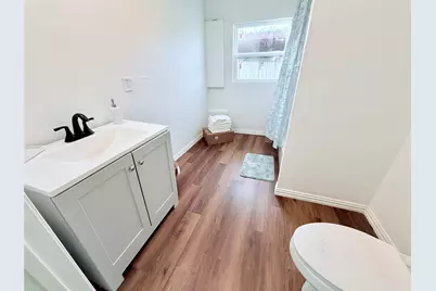 727 W Day Street, Denison, TX 75020 - Photo 9