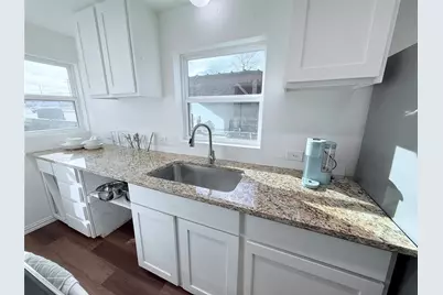 727 W Day Street, Denison, TX 75020 - Photo 7