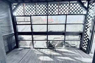 727 W Day St, Denison, TX 75020 - Photo 17