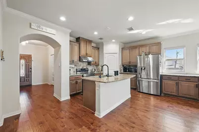 601 Crestridge Circle, Euless, TX 76040 - Photo 9