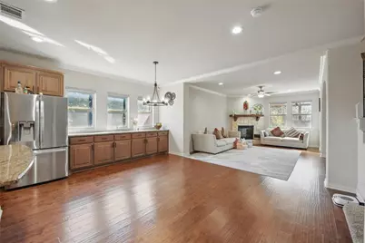 601 Crestridge Circle, Euless, TX 76040 - Photo 11