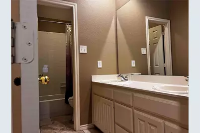 8628 Forest Glen Drive, Irving, TX 75063 - Photo 17