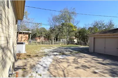 10232 San Lorenzo Drive, Dallas, TX 75228 - Photo 15