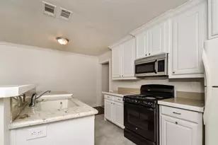 814 W College St, Sherman, TX 75092 - Photo 5