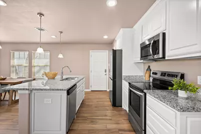 300 Lipscomb Street, Cleburne, TX 76031 - Photo 9