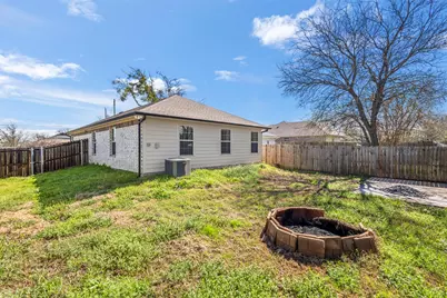 300 Lipscomb Street, Cleburne, TX 76031 - Photo 31
