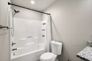 300 Lipscomb St, Cleburne, TX 76031 - Photo 23