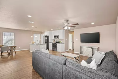 300 Lipscomb Street, Cleburne, TX 76031 - Photo 7