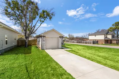 300 Lipscomb Street, Cleburne, TX 76031 - Photo 27