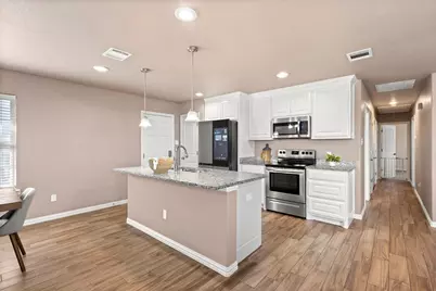 300 Lipscomb Street, Cleburne, TX 76031 - Photo 15