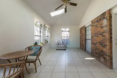 2721 W Oakdale Road, Irving, TX 75060 - Photo 11