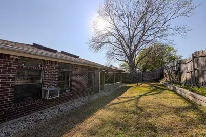 2721 W Oakdale Road, Irving, TX 75060 - Photo 33