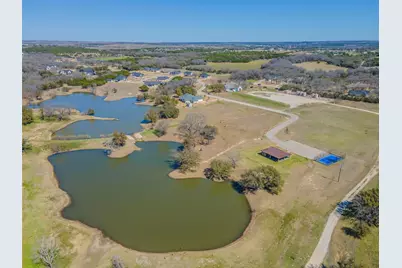 7123 Heathington Court, Granbury, TX 76049 - Photo 3