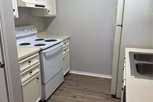 304 E Hickory St, Kaufman, TX 75142 - Photo 5