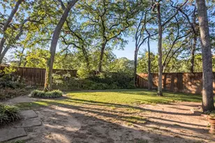 6006 Wallace Meadows Ct, Arlington, TX 76001 - Photo 27