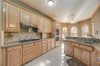 6006 Wallace Meadows Court, Arlington, TX 76001 - Photo 9