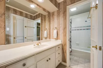 6006 Wallace Meadows Court, Arlington, TX 76001 - Photo 13