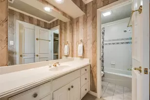 6006 Wallace Meadows Ct, Arlington, TX 76001 - Photo 13