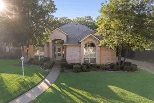 6006 Wallace Meadows Ct, Arlington, TX 76001 - Photo 1
