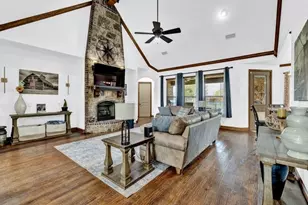 12901 Smokey Ranch Dr, Fort Worth, TX 76052 - Photo 11