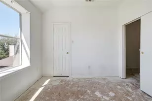 7988 Glenway Dr, Dallas, TX 75249 - Photo 23