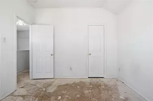 7988 Glenway Dr, Dallas, TX 75249 - Photo 19