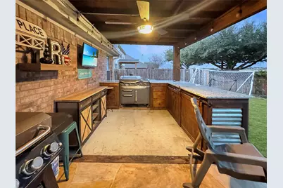 5228 Lake Grove Drive, Grand Prairie, TX 75052 - Photo 9