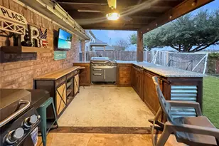 5228 Lake Grove Dr, Grand Prairie, TX 75052 - Photo 9