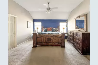 5228 Lake Grove Drive, Grand Prairie, TX 75052 - Photo 17