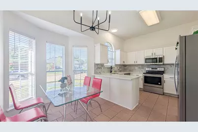 6702 Valley Branch Drive, Arlington, TX 76001 - Photo 9