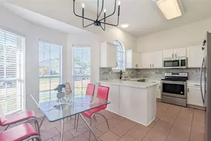 6702 Valley Branch Dr, Arlington, TX 76001 - Photo 9