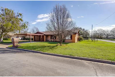 800 Brazos Drive, Mineral Wells, TX 76067 - Photo 5