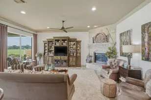 1404 Amsterdam Ct, Granbury, TX 76048 - Photo 7