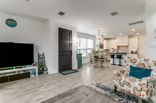 2732 Vista Park Ln, Lewisville, TX 75067 - Photo 3