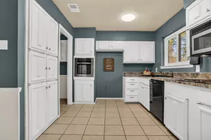 2901 Mark Dr, Arlington, TX 76013 - Photo 11