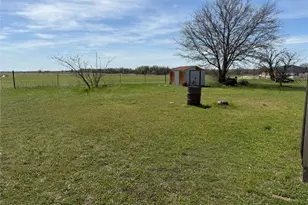 1105 Shabazz St, Milford, TX 76670 - Photo 3