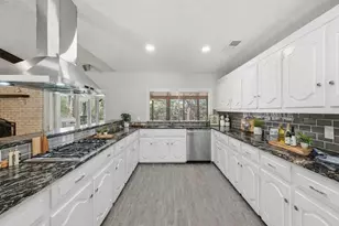 1020 Cedar Trail Dr, Cedar Hill, TX 75104 - Photo 5